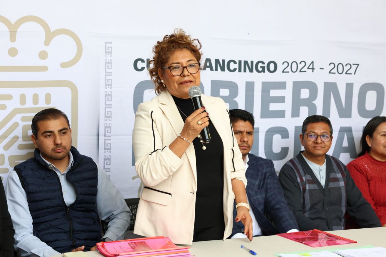 Entregan Omar Muñoz y Tere Alfaro desayunos fríos a escuelas de Cuautlancingo 