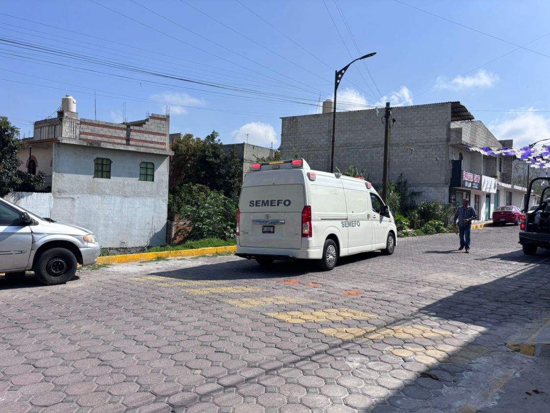 Hallan feto en la vía pública de San Nicolás, San Pablo del Monte