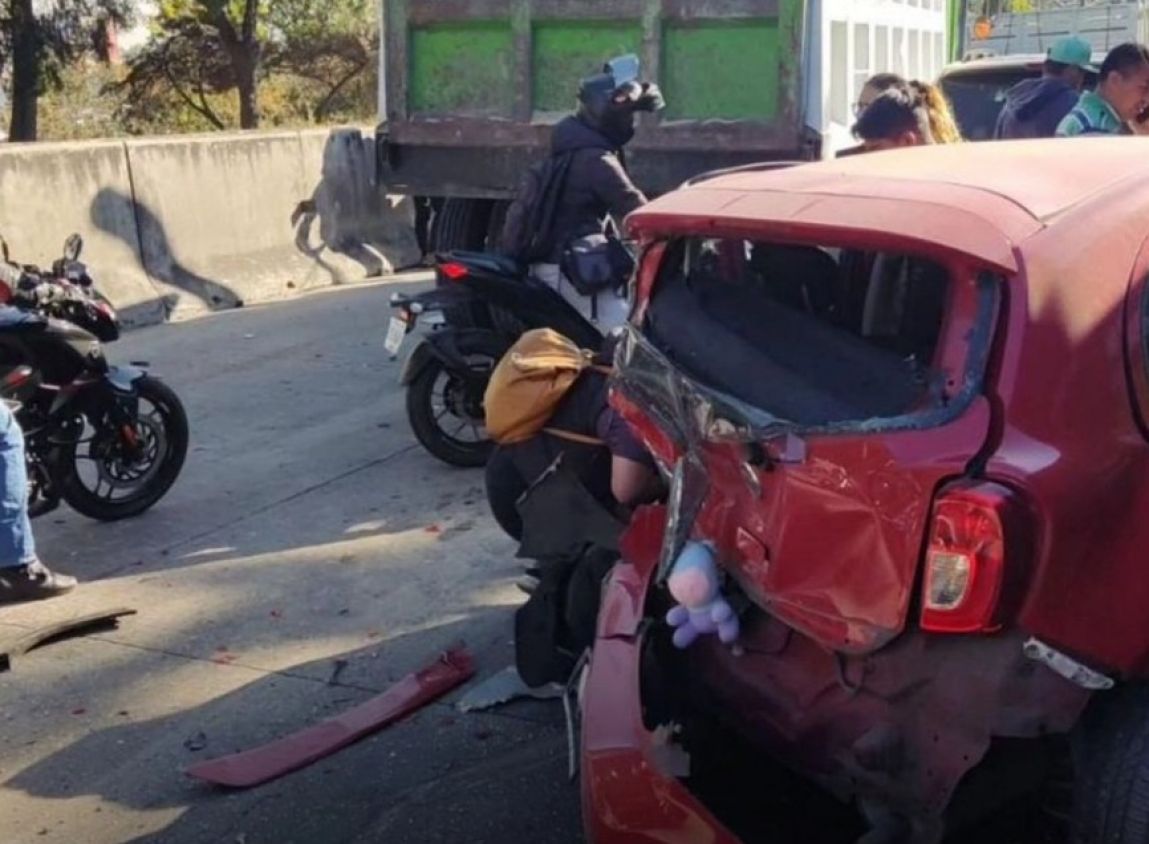 Accidente en la México-Toluca: Tráiler sin frenos provoca carambola con 19 heridos