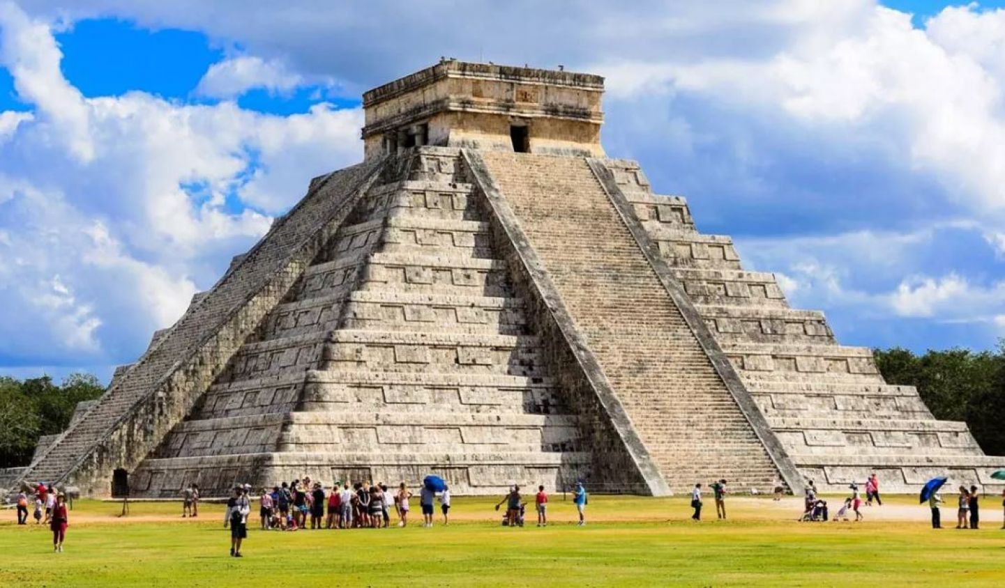 El incidente en la pirámide de Chichén Itzá