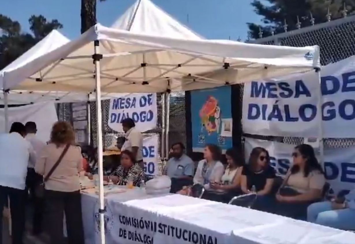 Rectora de la BUAP dialoga con estudiantes tras toma de instalaciones