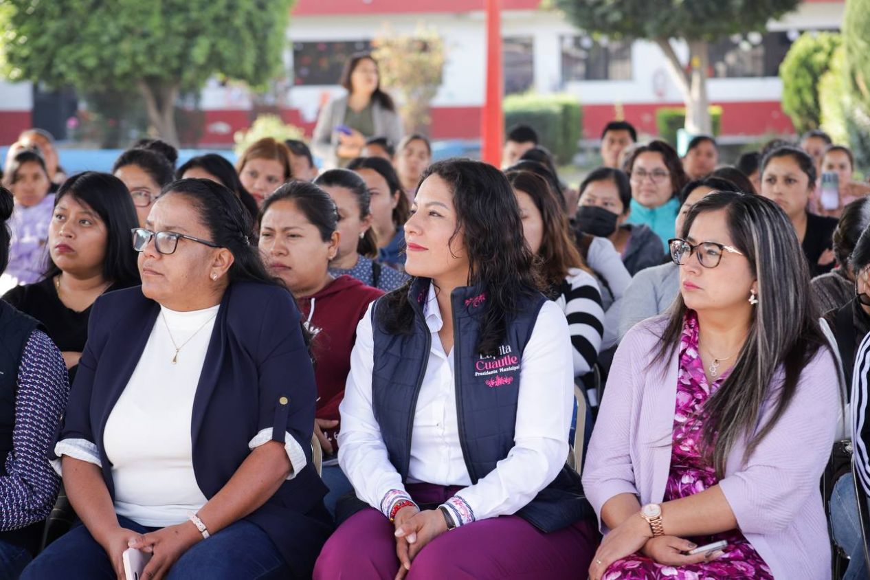 Gobierno de San Andrés Cholula fortalece la crianza saludable con el taller "Padres y Madres Construyendo el Futuro"