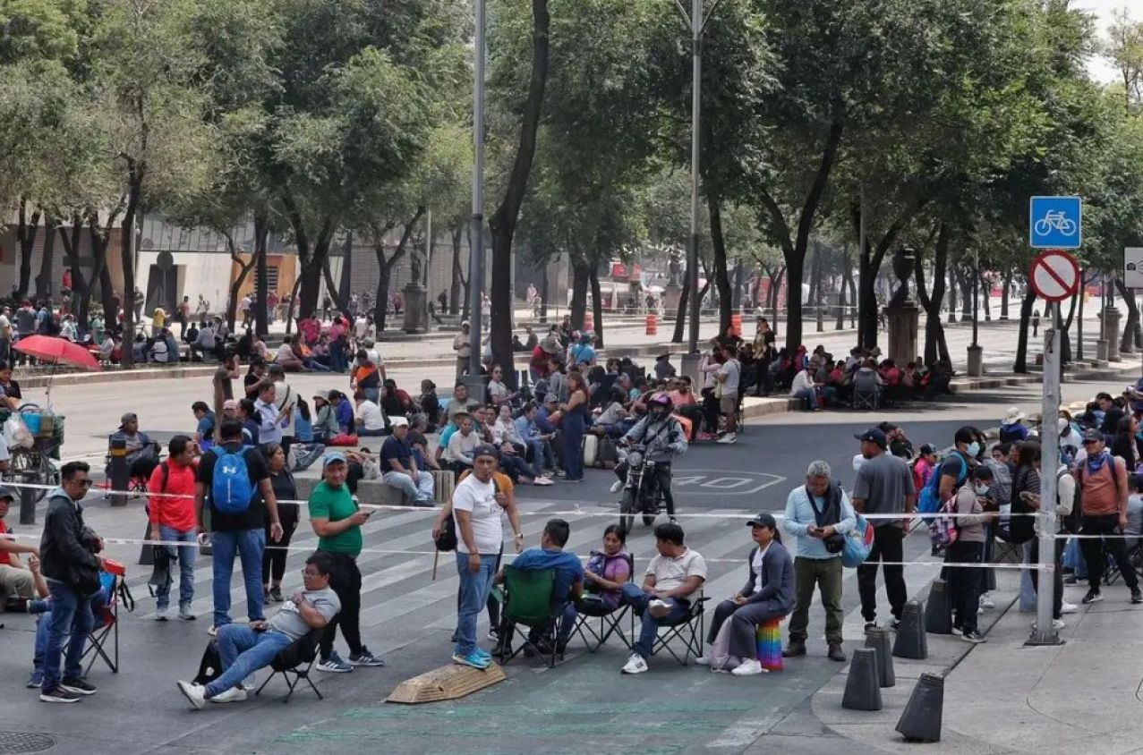 CNTE bloquea Reforma y exige atención inmediata de Claudia Sheinbaum
