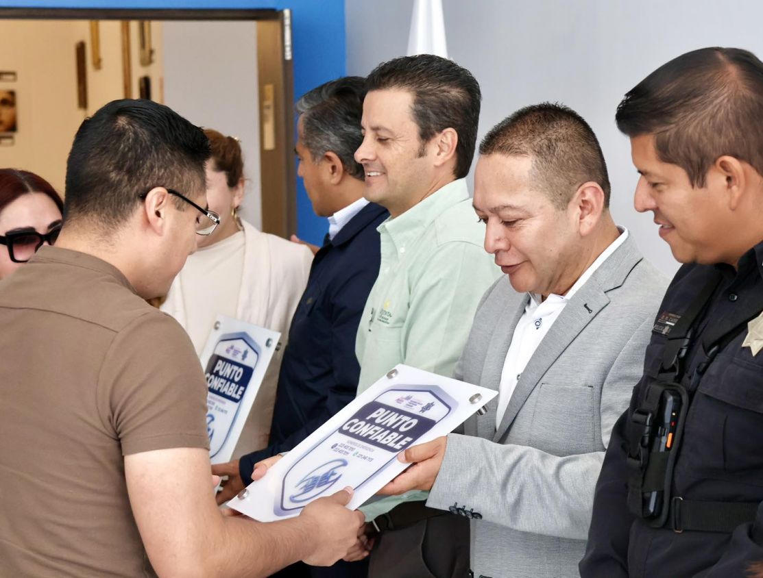 Guadalupe Cuautle reconoce a comercios por sumarse a la estrategia de seguridad “Punto Confiable”