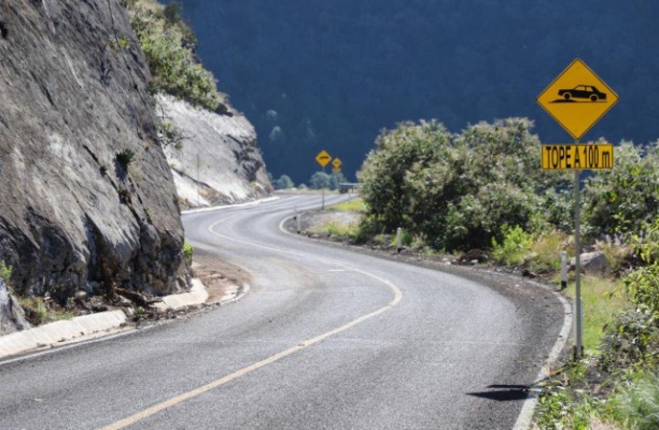 Presenta avance del 80% la construcción de la Carretera Interserrana