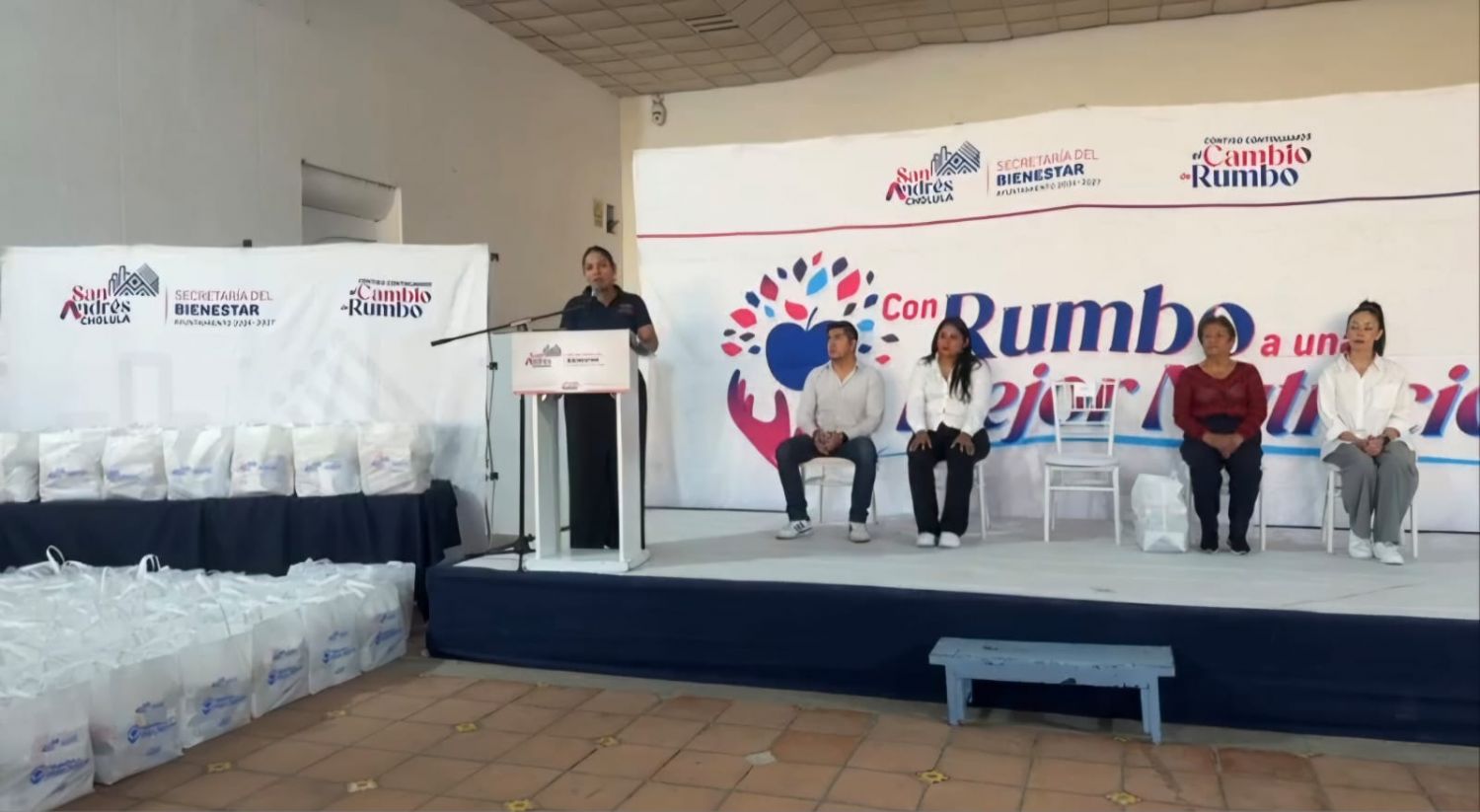 Guadalupe Cuautle entrega a personas vulnerables 379 despensas del programa “Con Rumbo a una Mejor Nutrición”