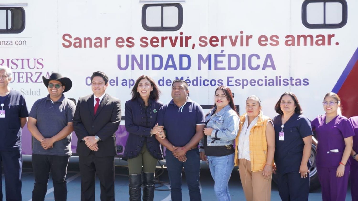 Acercan servicios médicos y asesorías jurídicas a Sanctorum