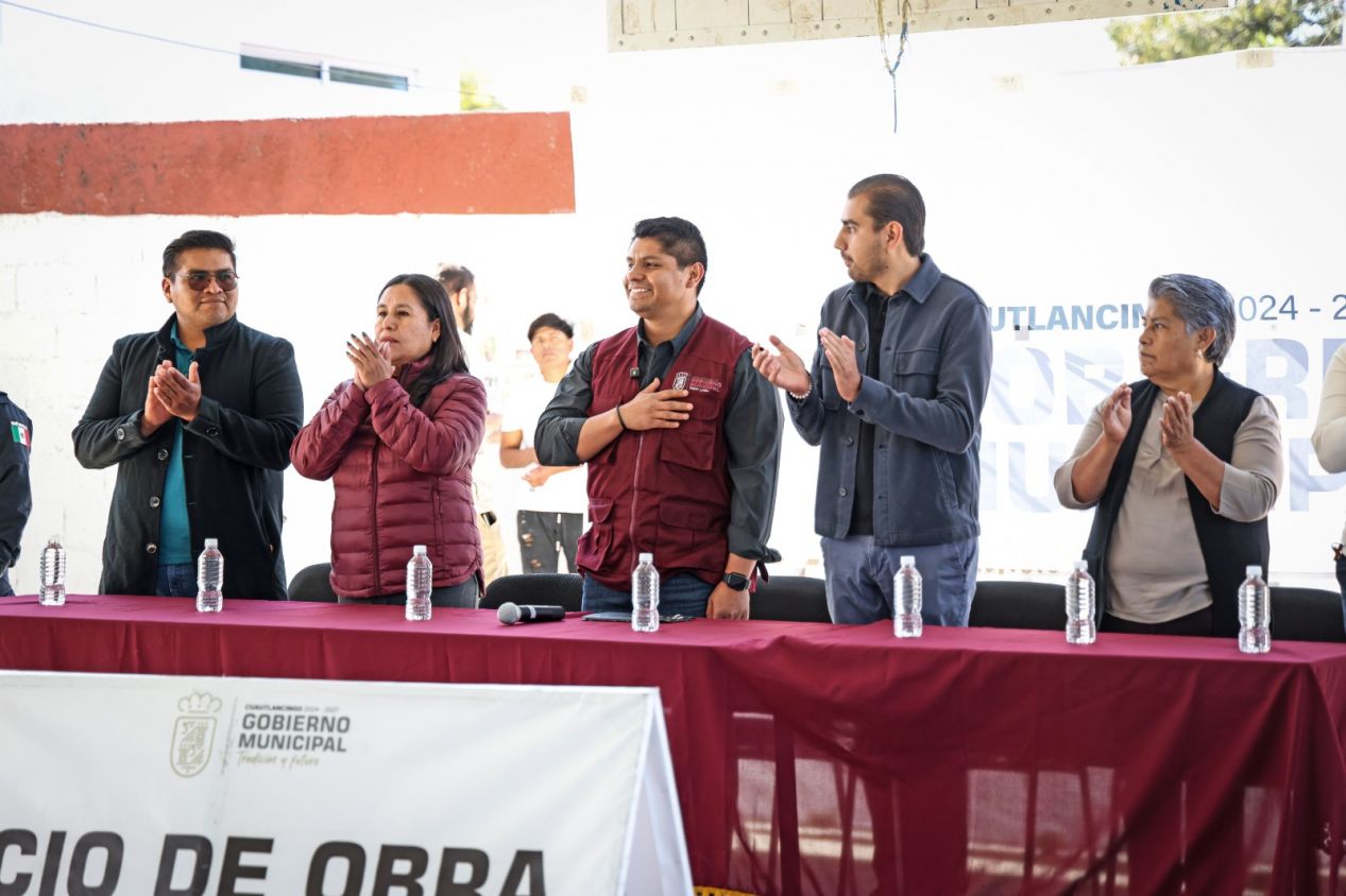 Omar Muñoz inicia obra de captadores pluviales en la Telesecundaria Francisco Alatorre  