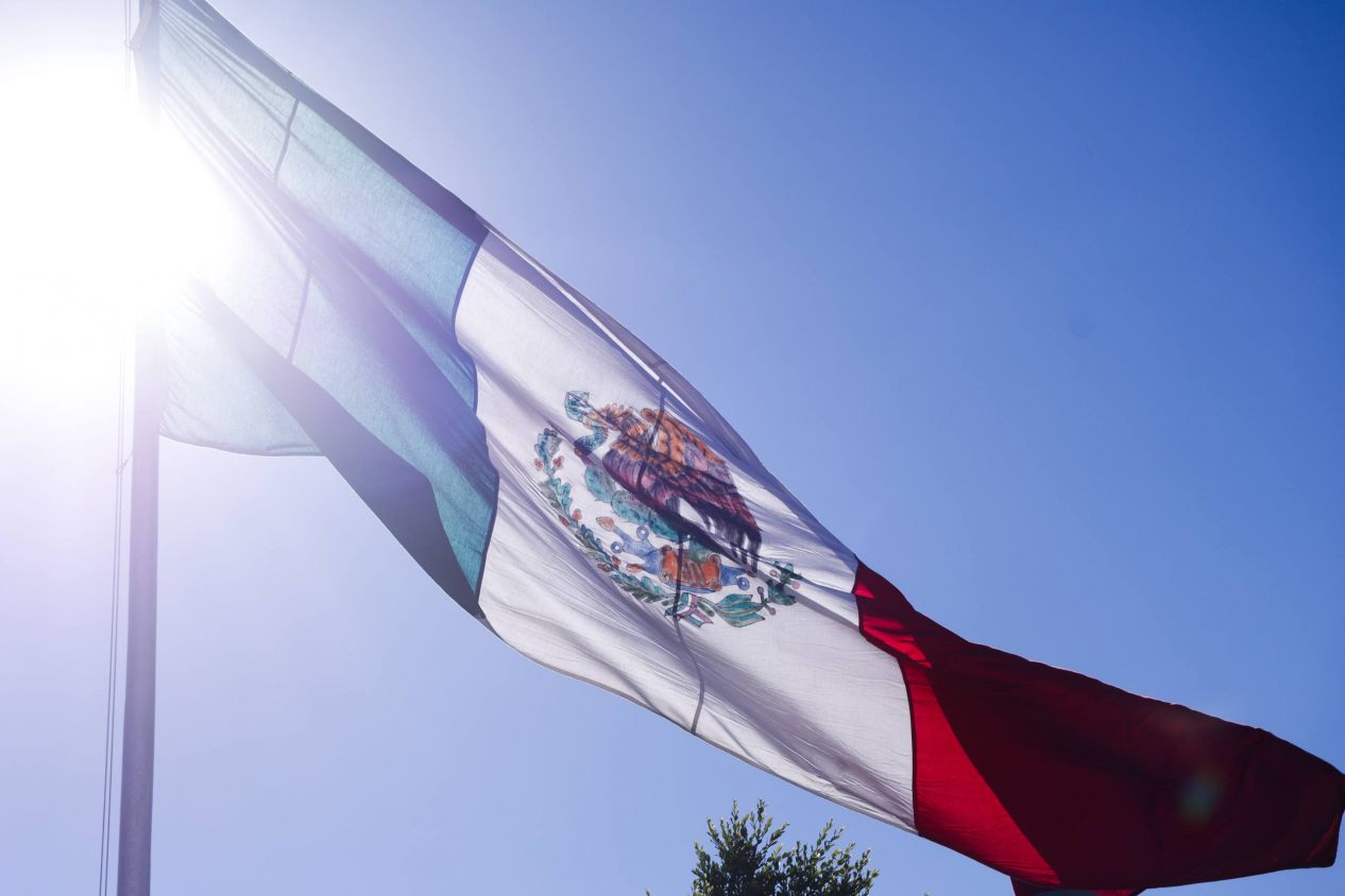 En ceremonia cívica Lupita Cuautle reafirma su compromiso con la paz y la seguridad del municipio