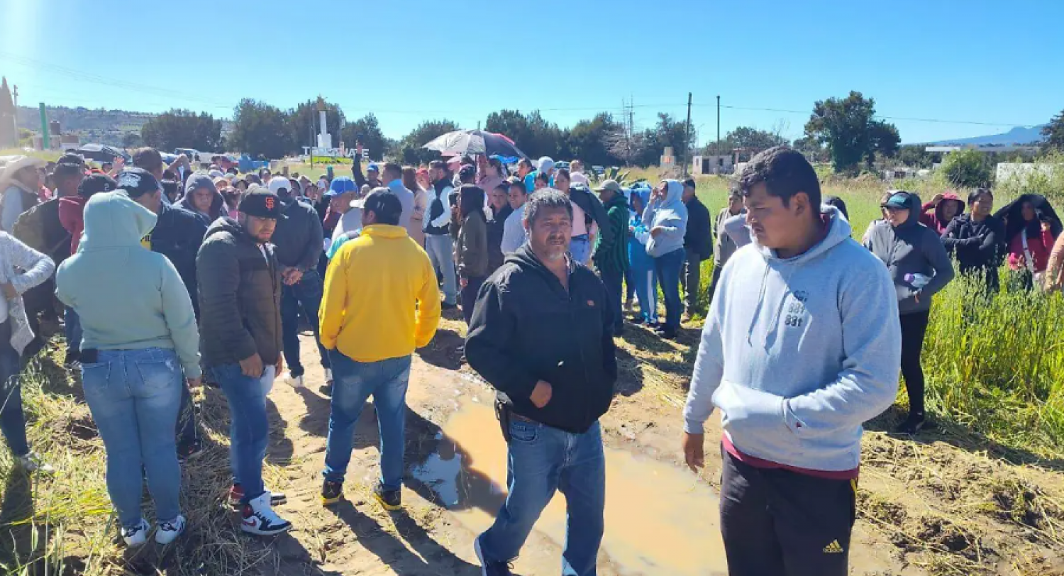 Padres de familia frenan construcción de viviendas en Terrenate