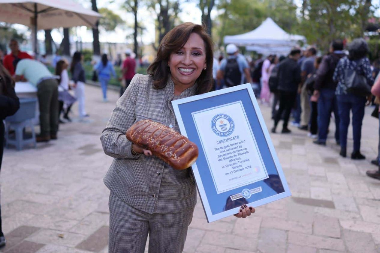 Tlaxcala logra Récord Guinness con el pan de fiesta más grande del mundo
