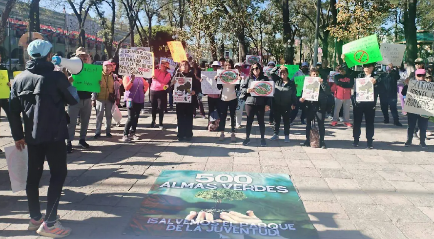 Protestan en Tlaxcala contra derribo de árboles por remodelación del Parque de la Juventud