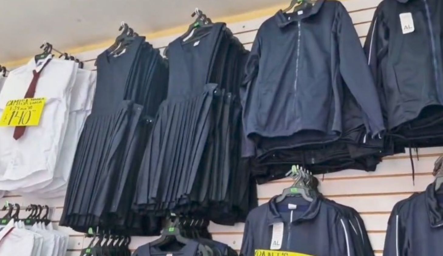 Proponen uso de uniformes neutros en escuelas de Puebla