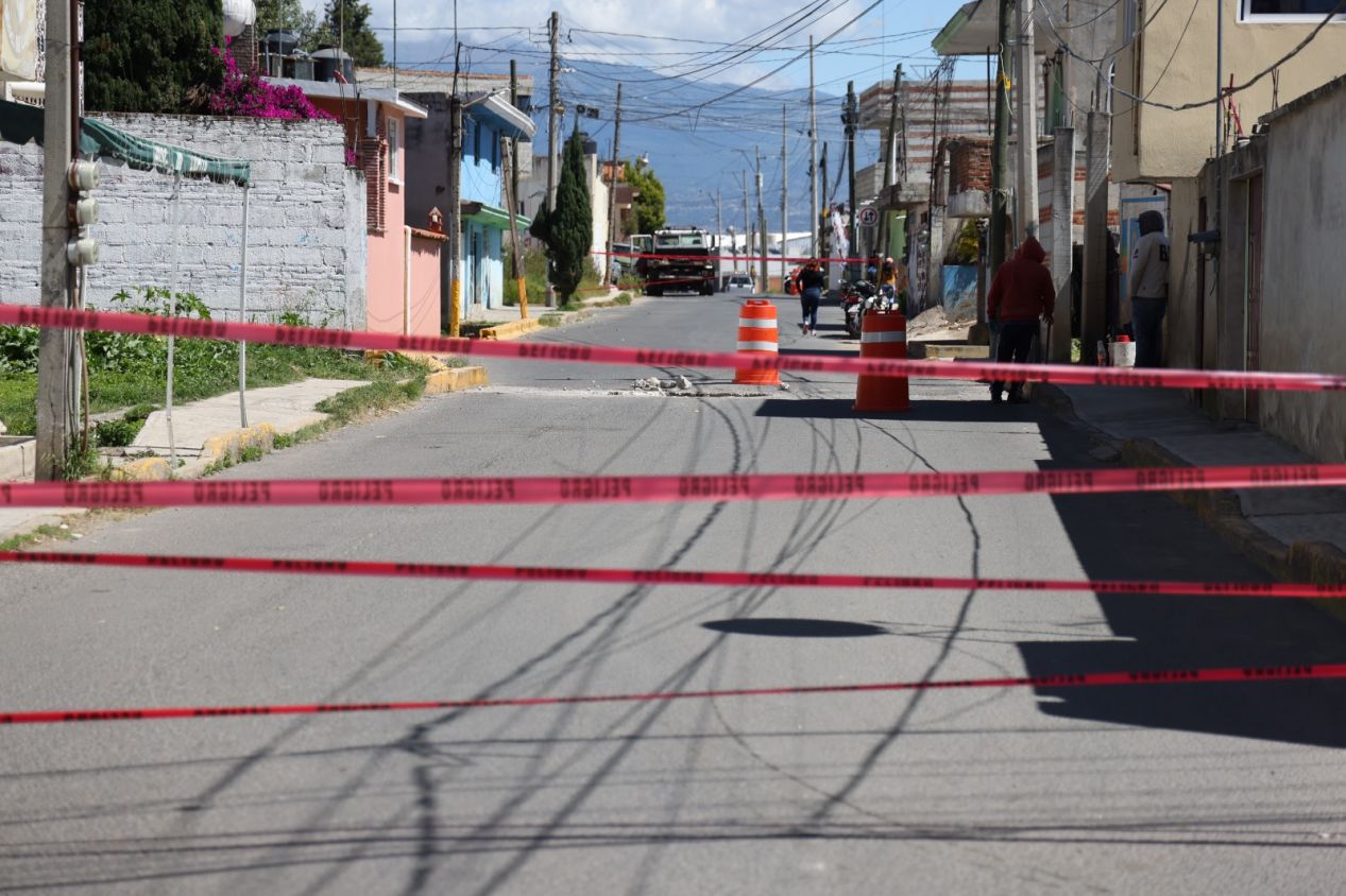 Supervisa Omar Muñoz trabajos en puente-alcantarilla de importante vialidad del municipio