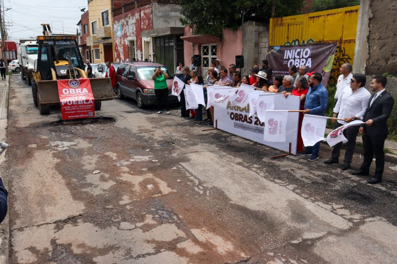 Continúa Gobierno de Tonantzin Fernández rehabilitando calles de San Pedro Cholula