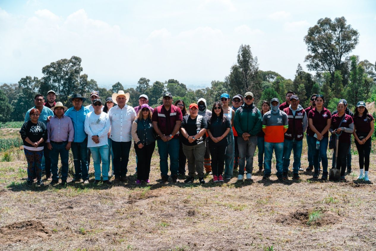Se realiza la primera jornada de reforestación "Raíces de agua" en el cerro Zapotecas