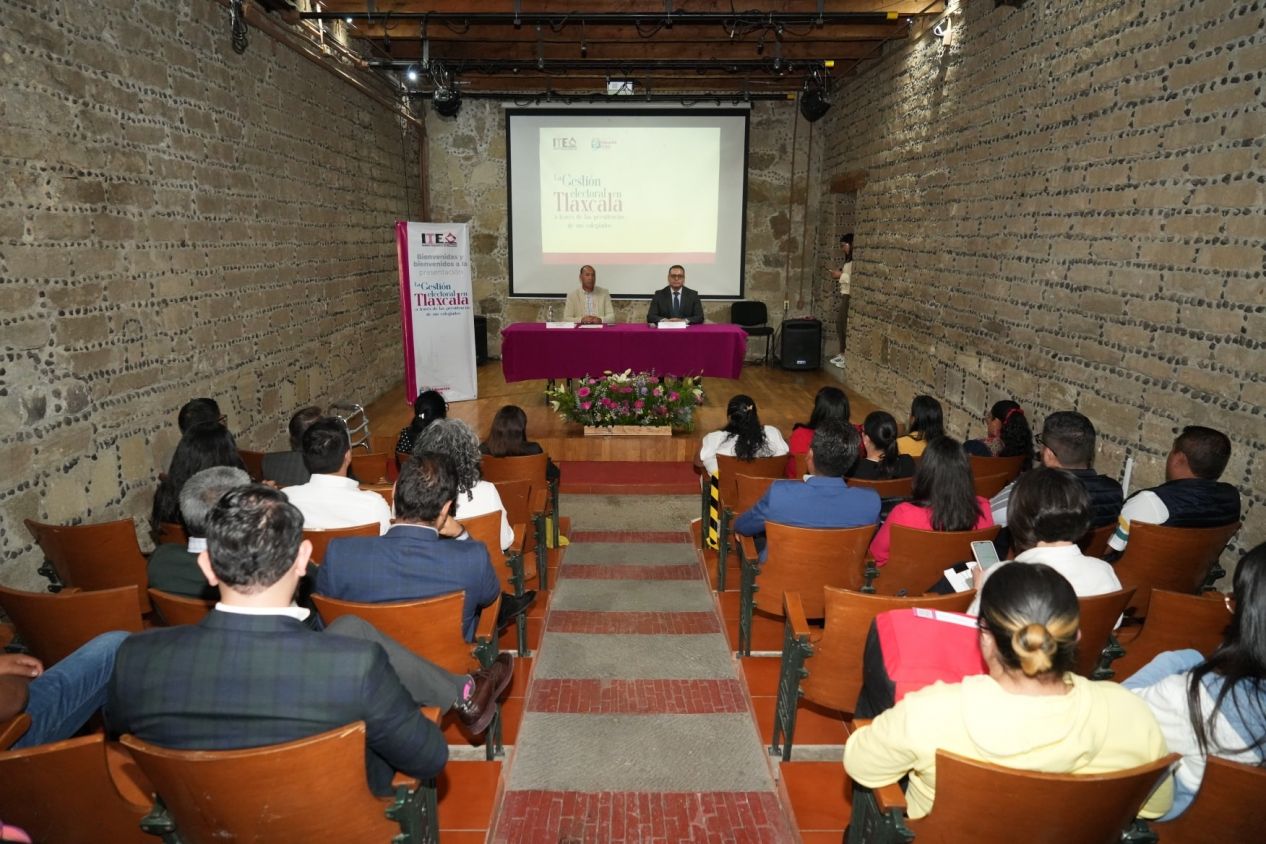 El ITE presenta libro que retrata 30 años de democracia en Tlaxcala