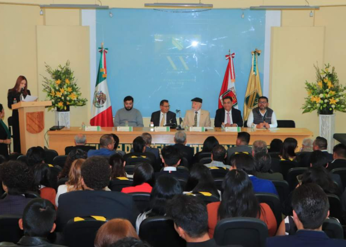 UATx celebra 20 años de excelencia en Argumentación Jurídica y formación legal