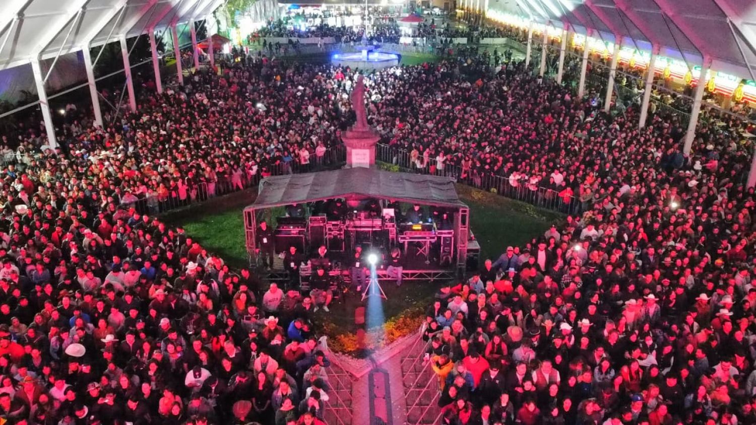 El Poder del Norte de Arturo Buenrostro hace vibrar la Gran Feria de Cholula