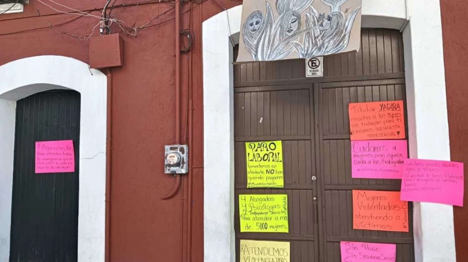 Paro laboral en la Secretaría de Mujeres de Puebla