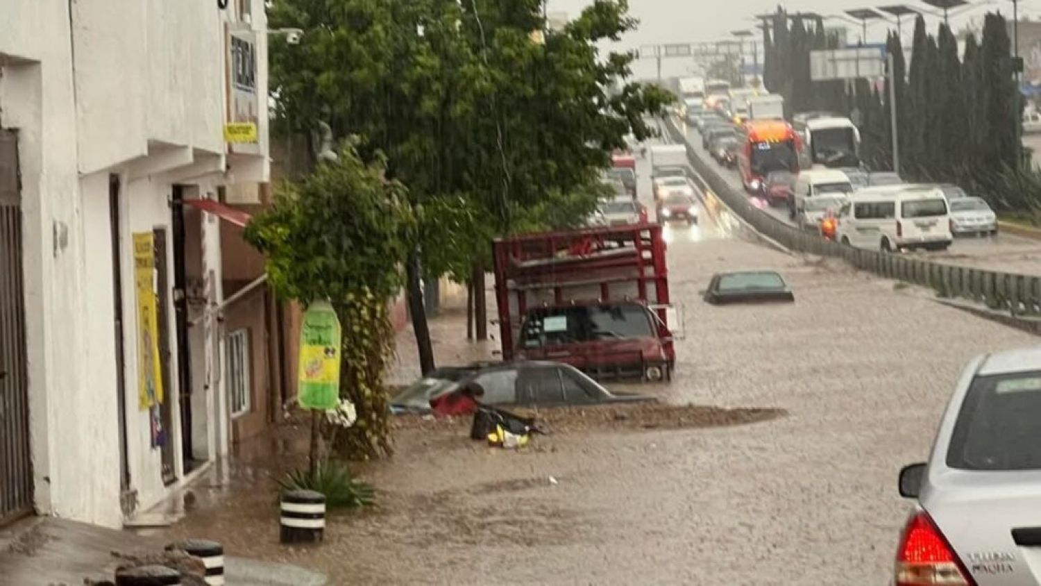 Huracán Lorena trae lluvias intensas y riesgo de granizo en Tlaxcala
