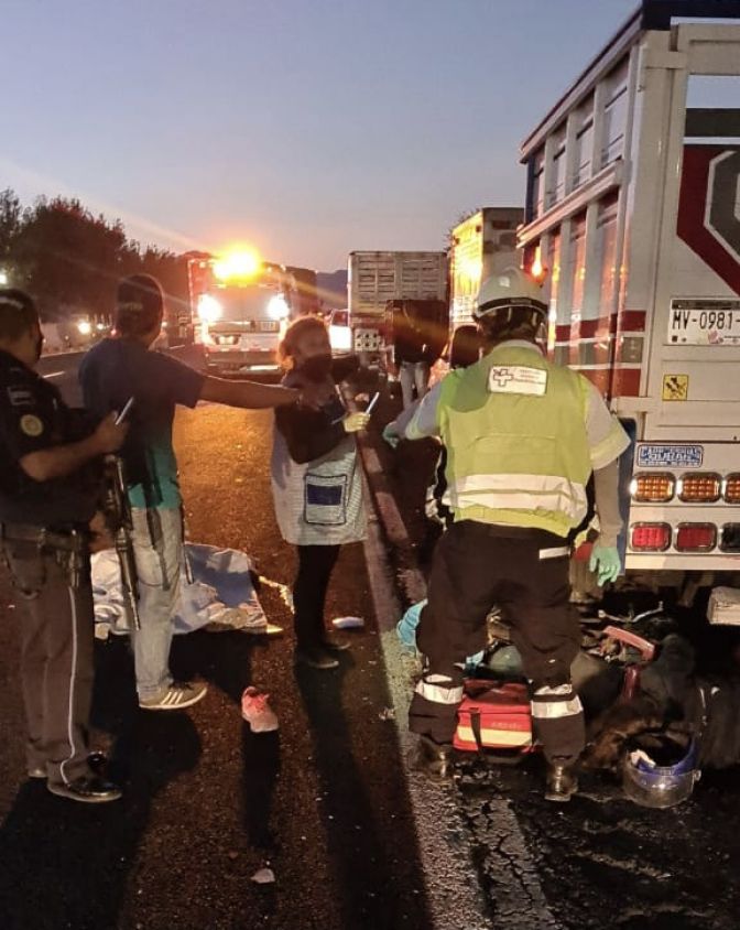 Derrapan y mueren atropellados en la México-Puebla 