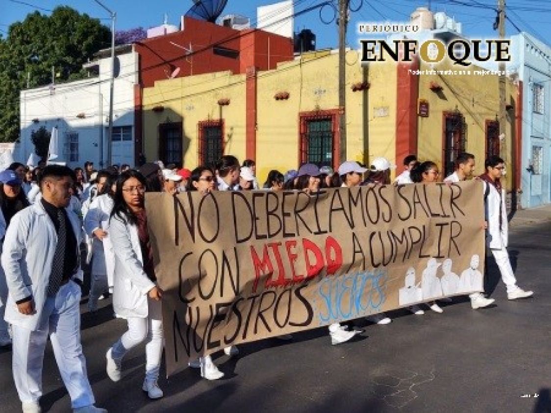 Estudiantes en Puebla realizan megamarcha para exigir seguridad (Fotos)