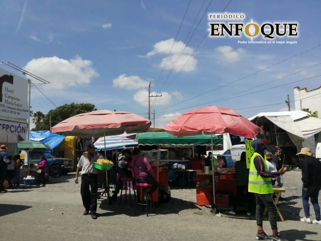 SEGOB refuerza medidas de prevención por COVID-19 en tianguis de Tepeaca y Huixcolotla 