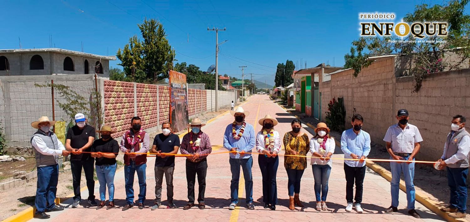 El Edil suplente  y Diputado Local Electo, Sergio Salomón inauguran obra en Tepeaca   