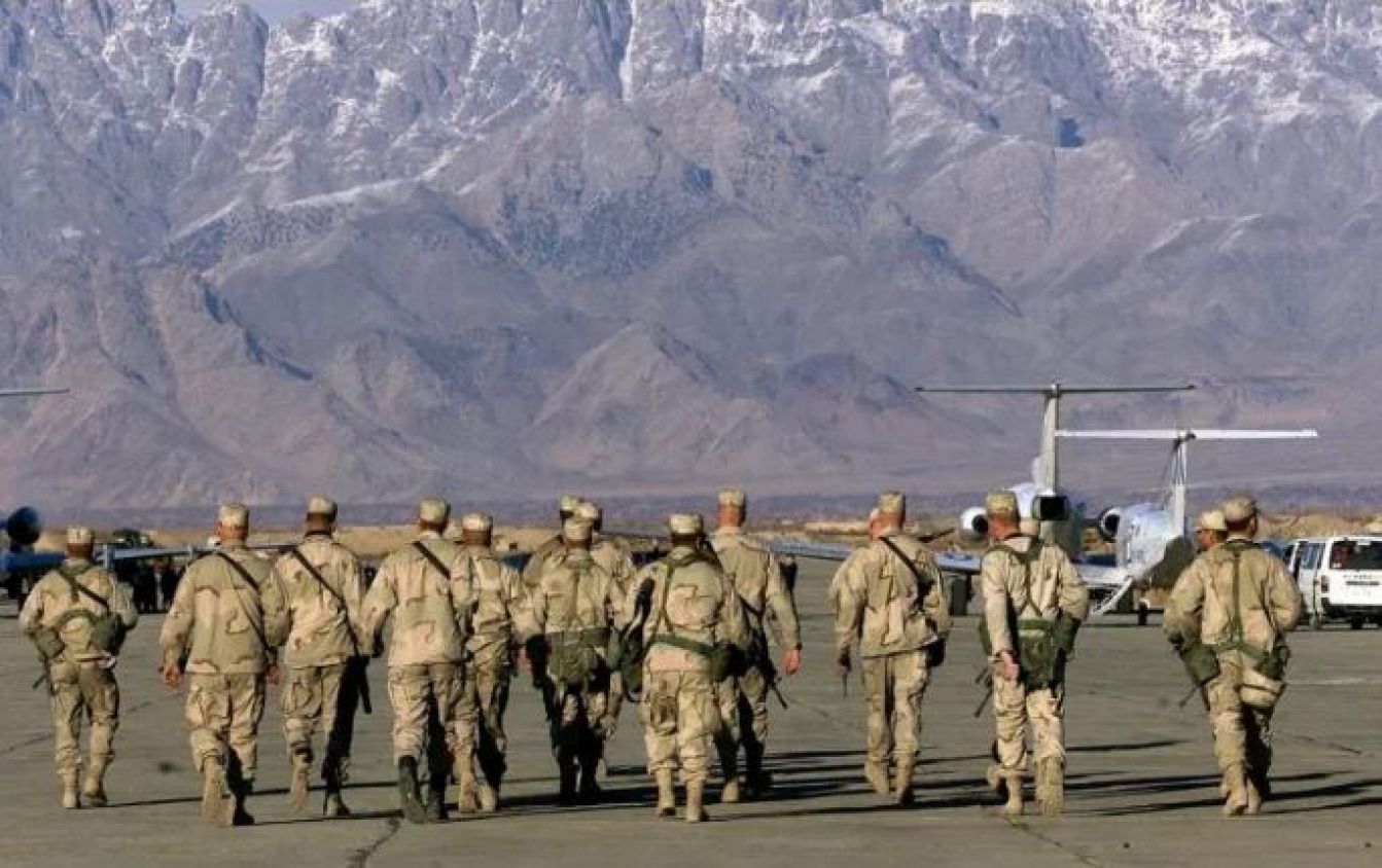 Afganistán toma el control de la principal base de EU tras la retirada