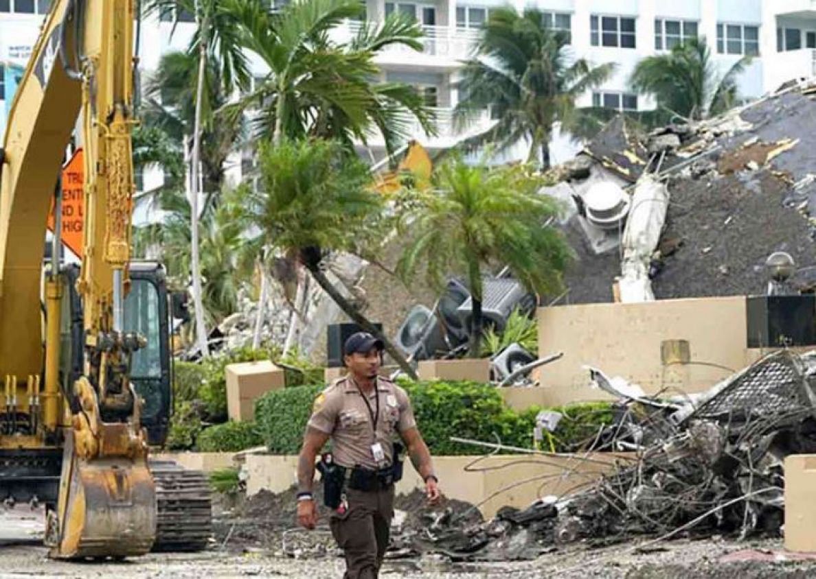 Suman 78 muertos tras derrumbe de edificio en Florida
