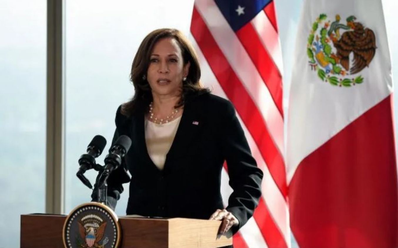 Kamala Harris dice que le pidió a AMLO dejar trabajar a las ONG