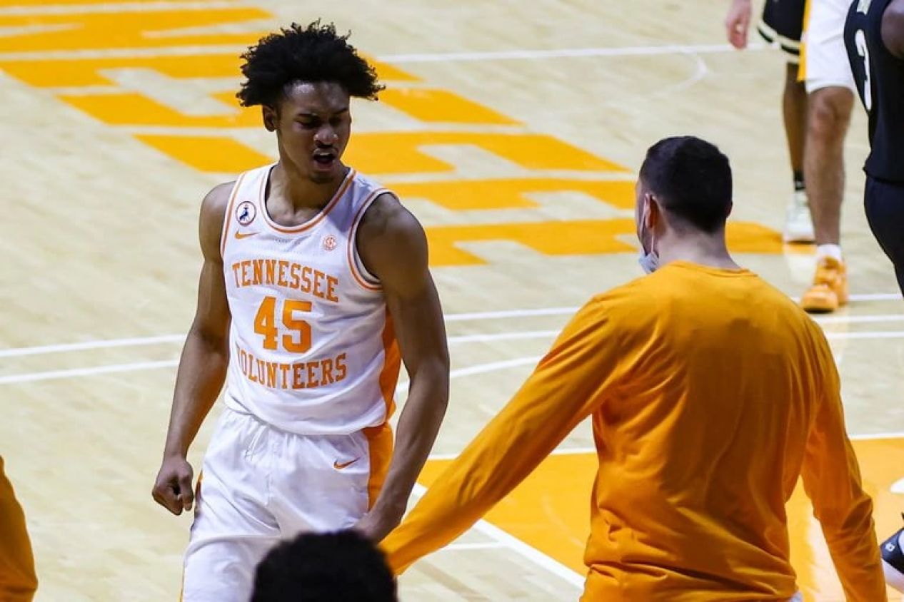 Keon Johnson, el joven más codiciado por la NBA rompió el record de salto vertical (Video)
