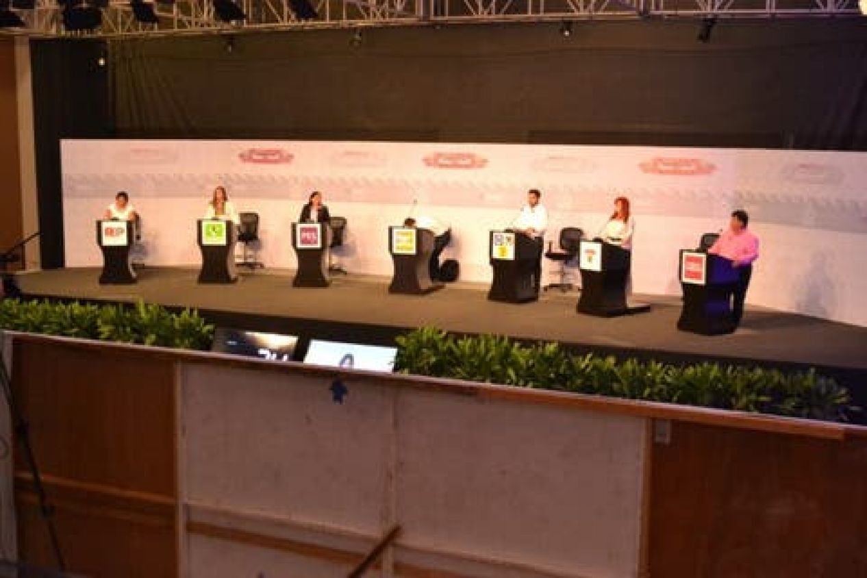 Candidatos de Campeche intercambian acusaciones por corrupción en primer debate