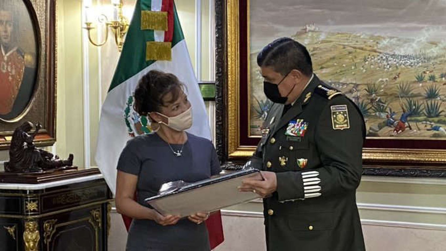 Encargada diplomática de EU se reúne con titular de Sedena