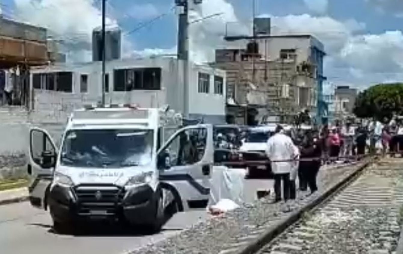 Mujer de 85 años pierde la vida tras ser arrojada varios metros por el tren en Tlaxcala
