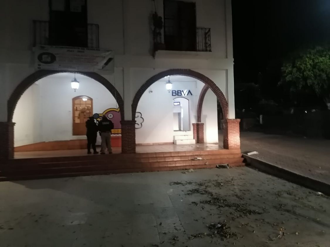 Sujetos armados se llevan cajero automático de la alcaldía de Texoloc 