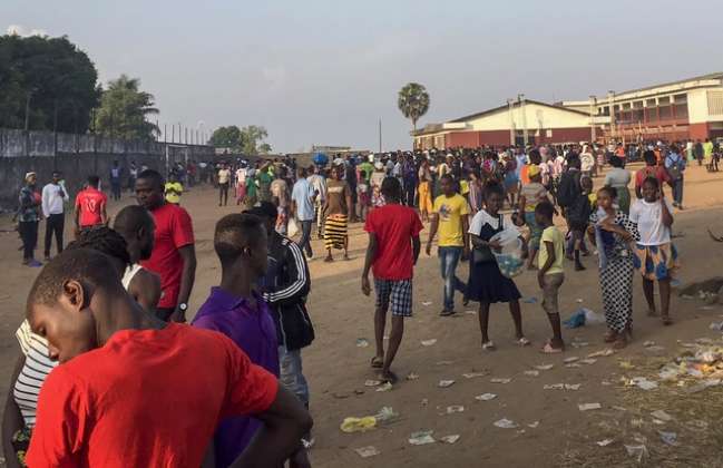 Reportan al menos 30 muertos tras estampida humana en iglesia de Liberia