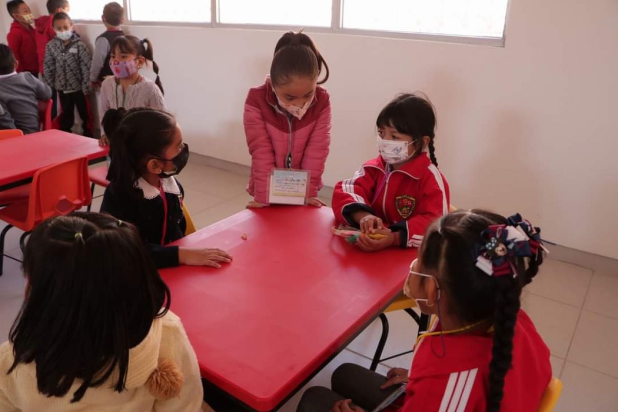 Ariadna Ayala comprometida con la educación entregó un aula didáctica para preescolar "Josefina Ochoa Olmedo"