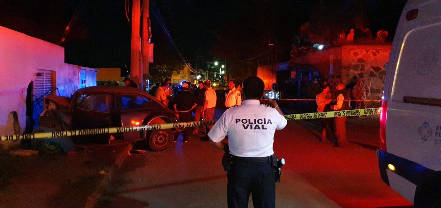 Mueren dos mujeres tras aparatoso accidente vial, en Tizatlán