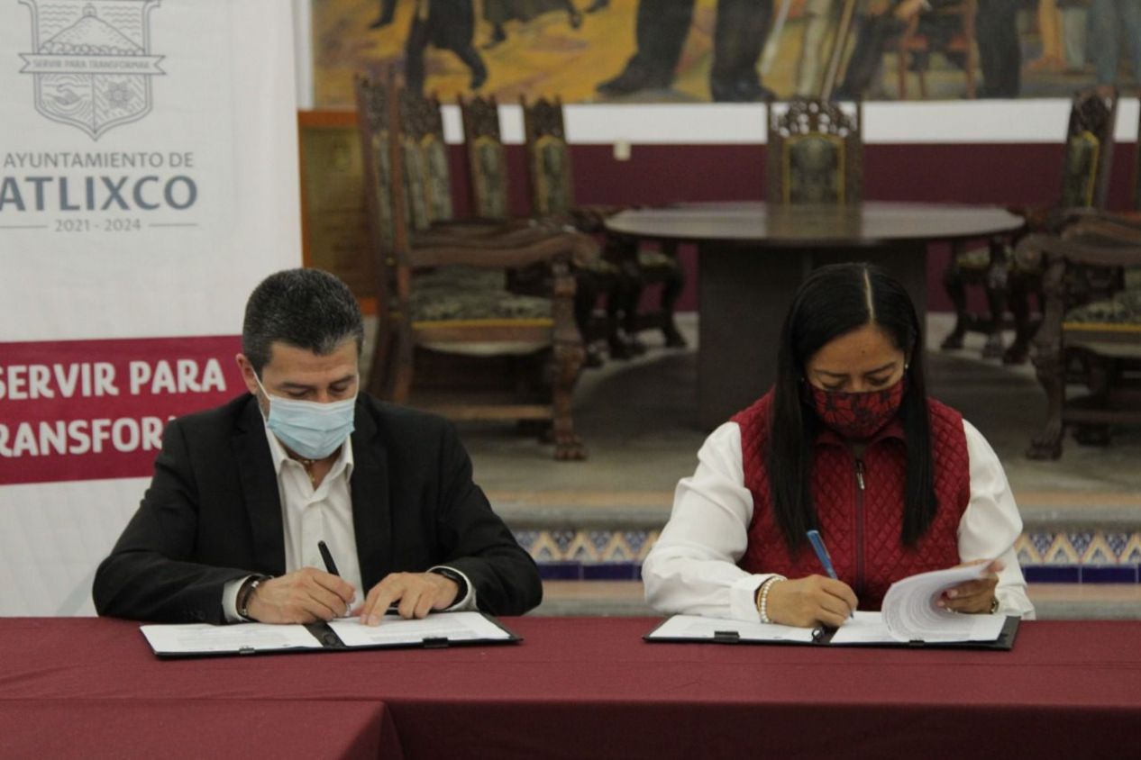 Atlixco contará con nuevo anfiteatro en el panteón municipal tras la firma de convenio entre ayuntamiento y FGE