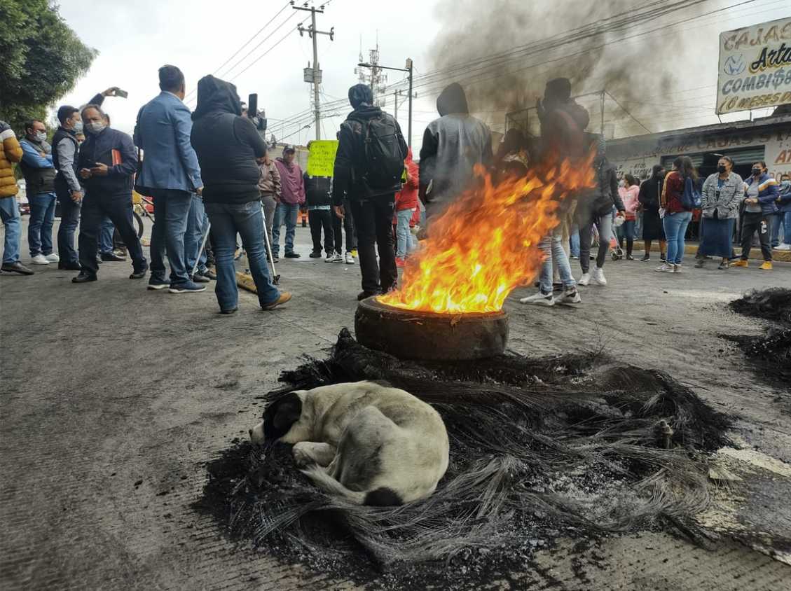 Familiares de alumnos de un jardín en Ecatepec bloquearon avenidas para exigir justicia por violación de 2 niñas