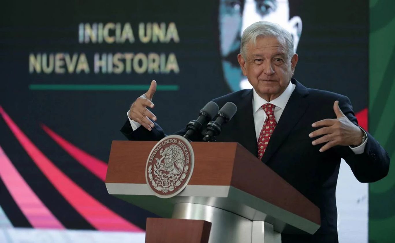 INE ordena a AMLO bajar la 'mañanera'  en el AIFA