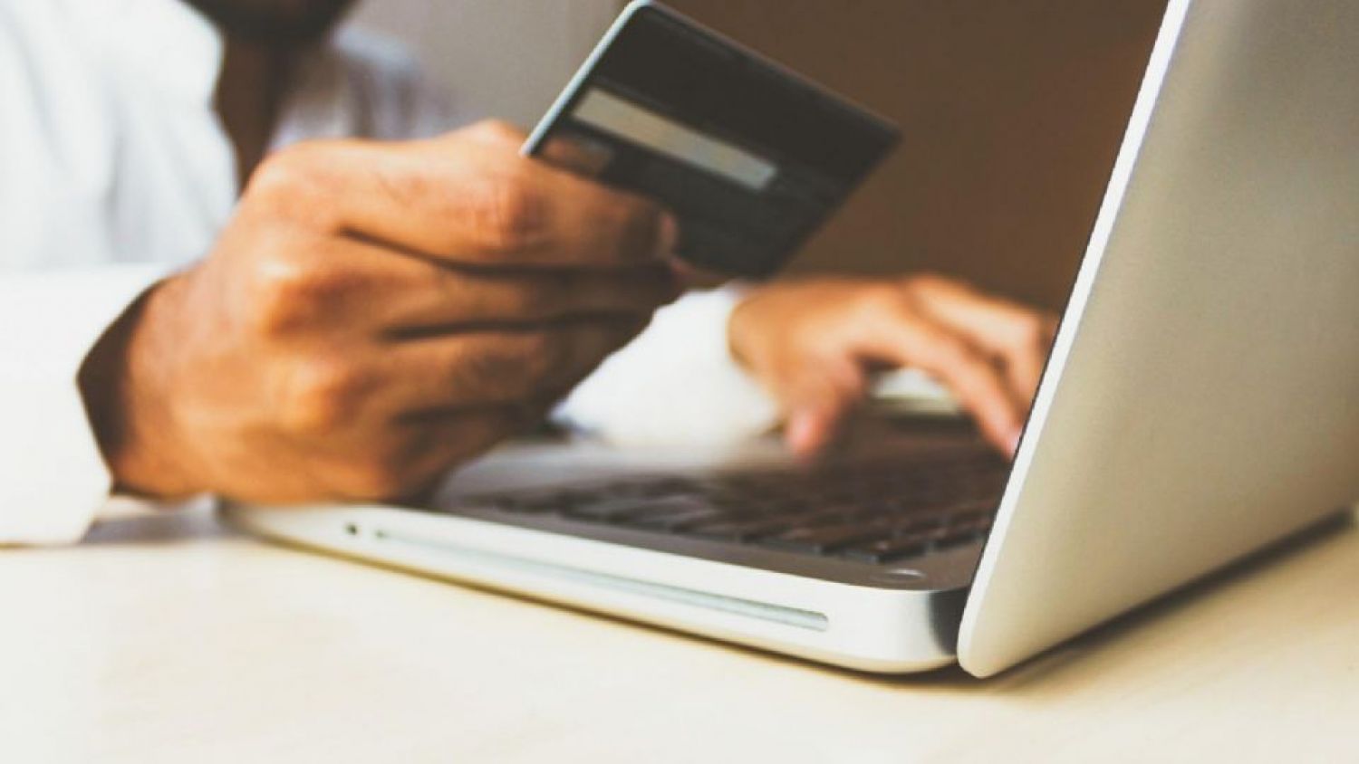 Mexicanos dejan de usar tarjetas de crédito