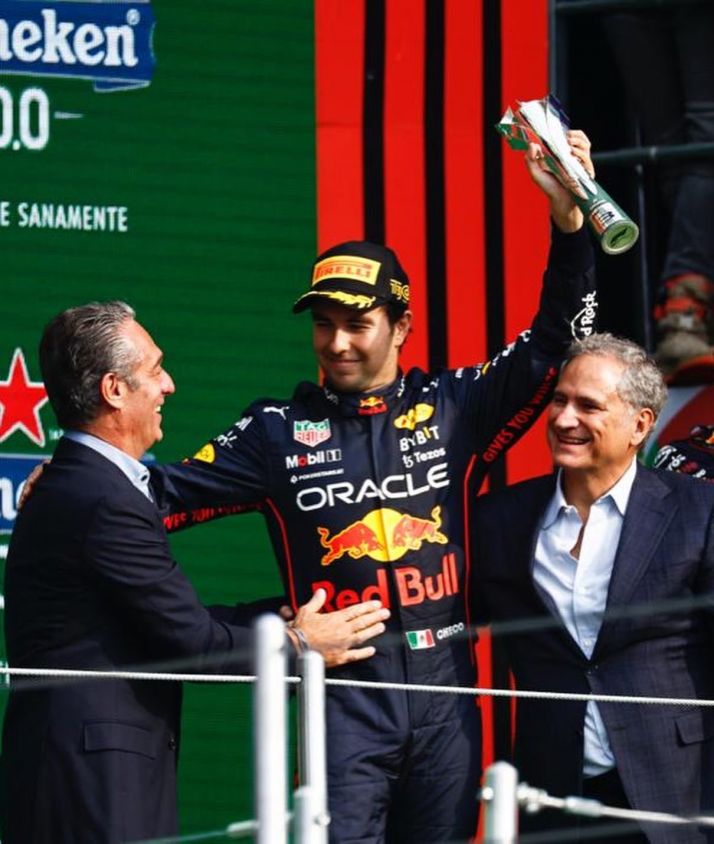 Checo Pérez y otro tercer sitio en el Gran Premio de México