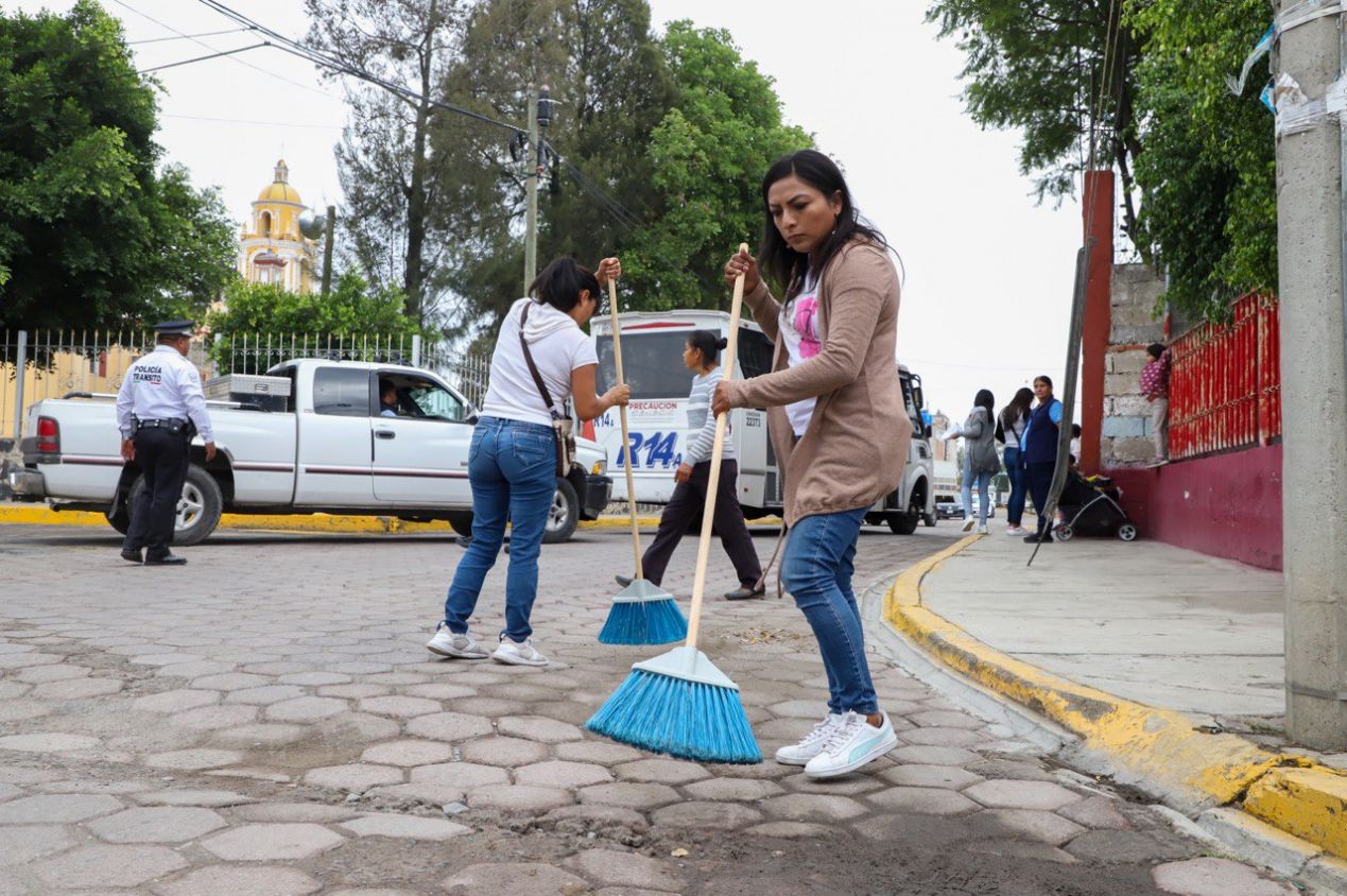 Lleva Mundo Tlatehui la jornada San Andrés es mi Casa y yo la Limpio a San Antonio Cacalotepec