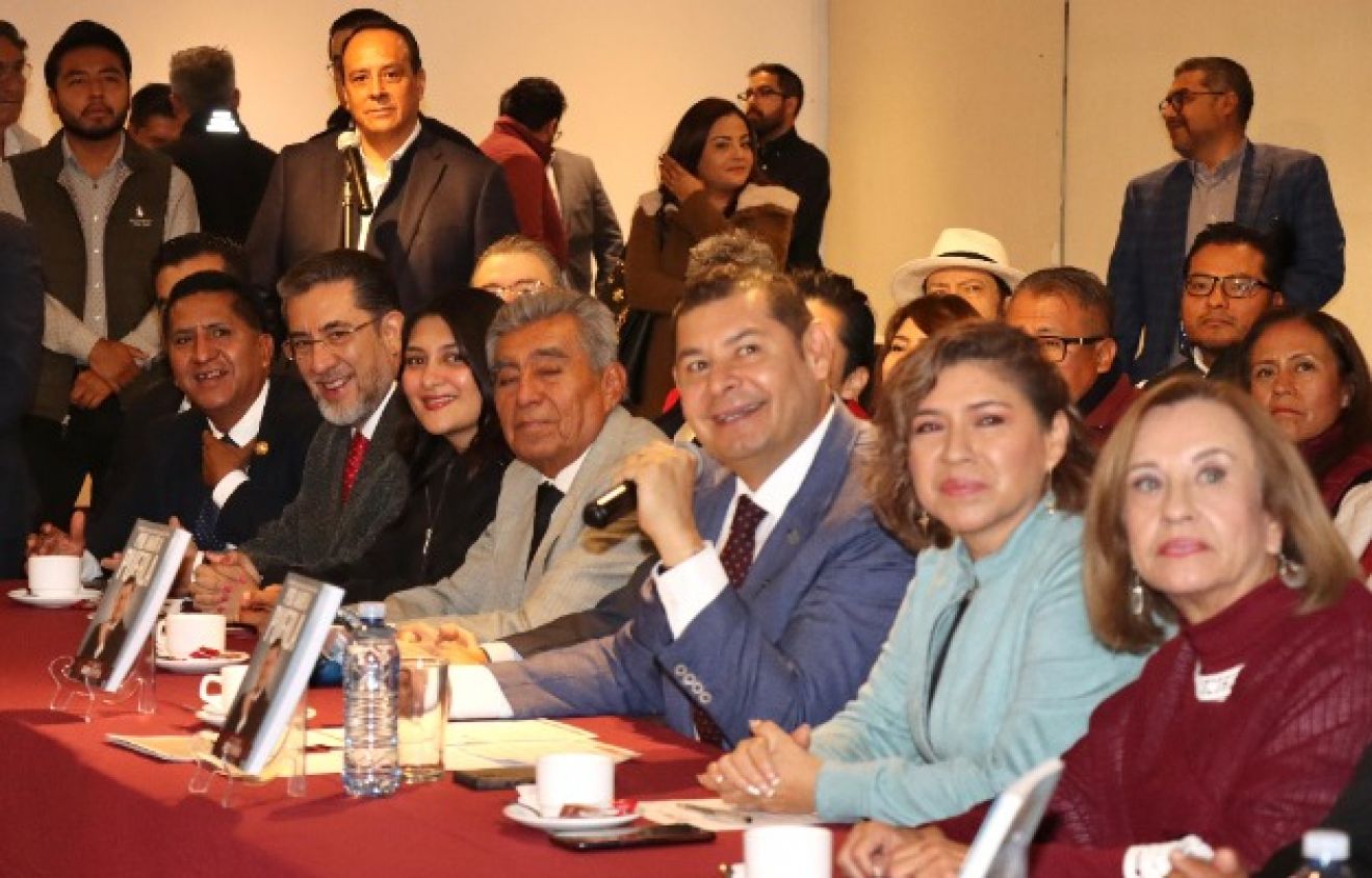 Advierte Alejandro Armenta que habrá denuncias penales contra quien ofrezca candidaturas a su nombre
