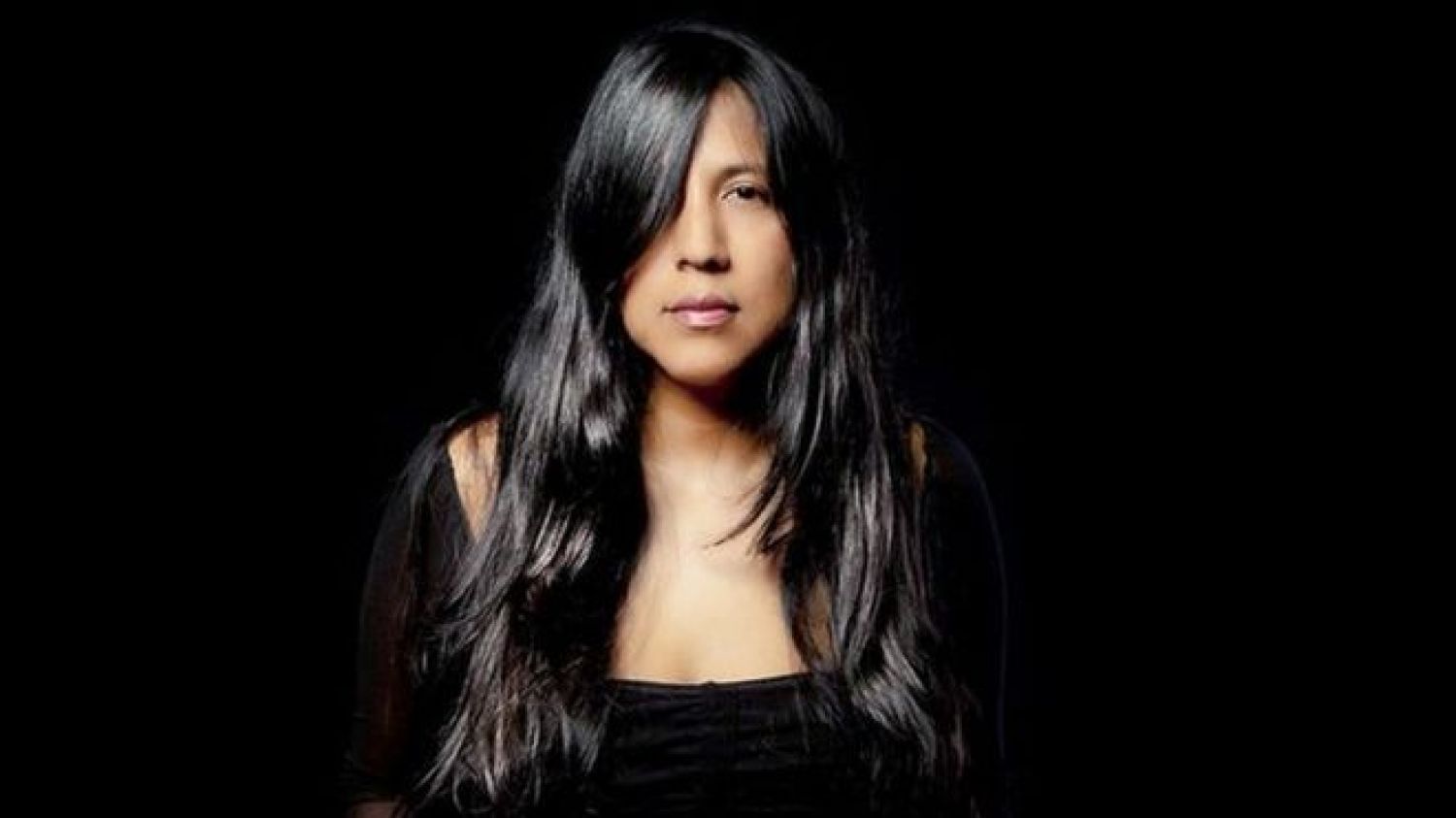 Gabriela Wiener: "Hay que descentrar lo hegemónico: los cánones de belleza, la heterosexualidad, la monogamia, lo blanco"