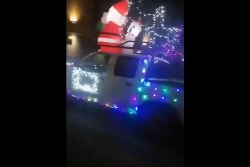 Atropellan a dos adolescentes en caravana navideña en Los Reyes, Michoacán