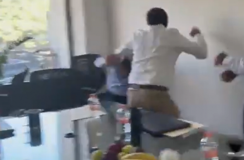 Pelea en el Congreso de Chiapas: Diputado del PVEM es golpeado por exlegislador